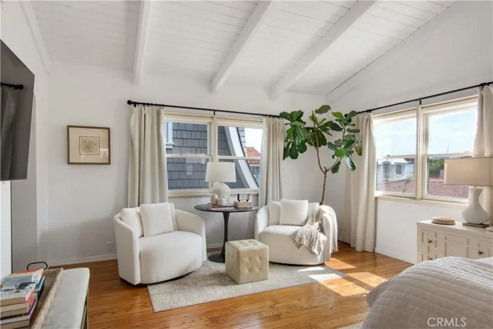 Master Bedroom sitting area