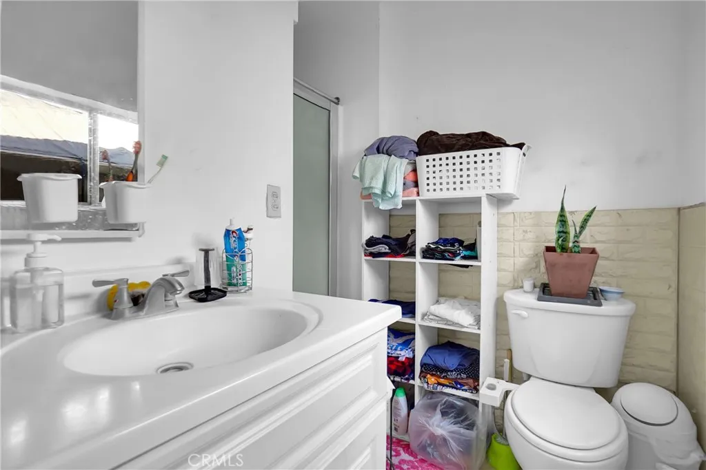 Back House - Bathroom #2
