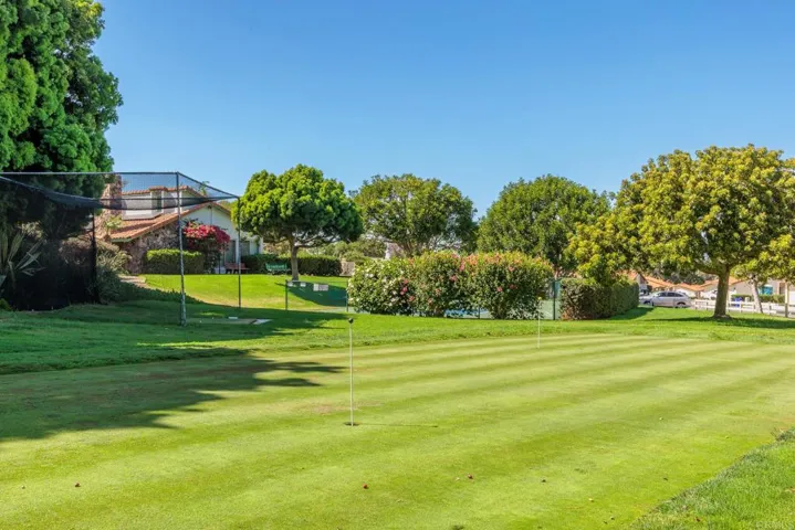 1976 Fairlee Drive, Encinitas, California 92024