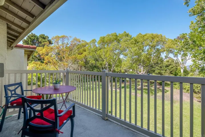 1976 Fairlee Drive, Encinitas, California 92024