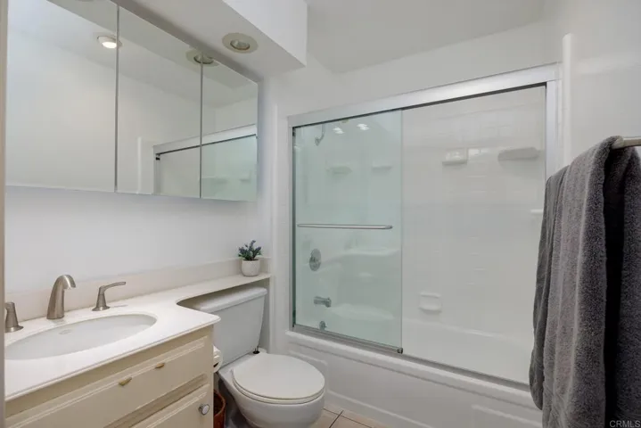 1976 Fairlee Drive, Encinitas, California 92024