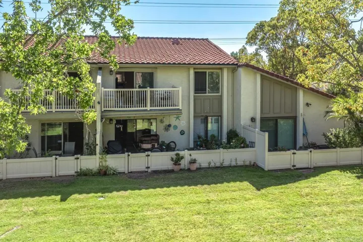 1976 Fairlee Drive, Encinitas, California 92024