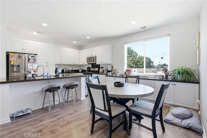 Sit down dining as well as breakfast bar