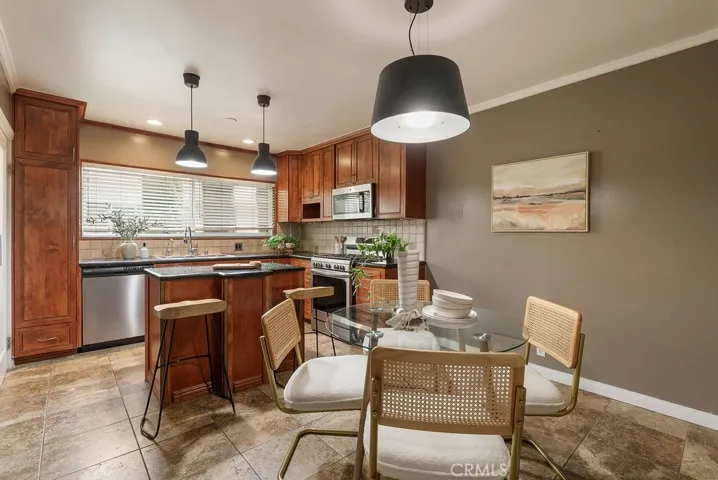 2516 Virginia, Santa Monica, California 90404