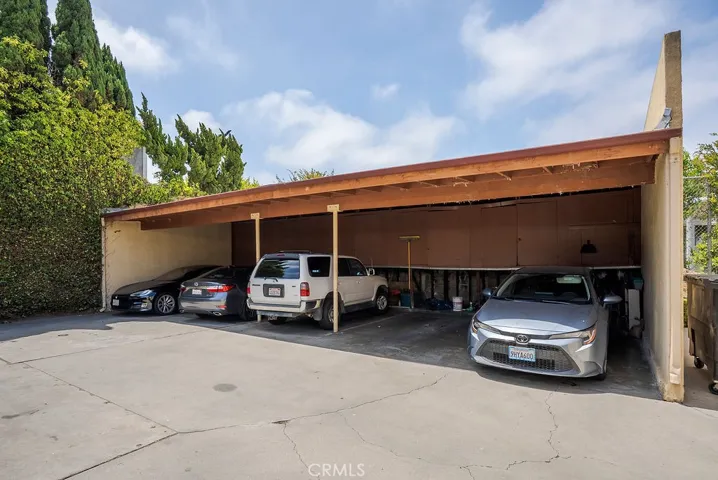 2516 Virginia, Santa Monica, California 90404