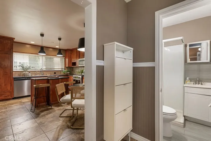2516 Virginia, Santa Monica, California 90404