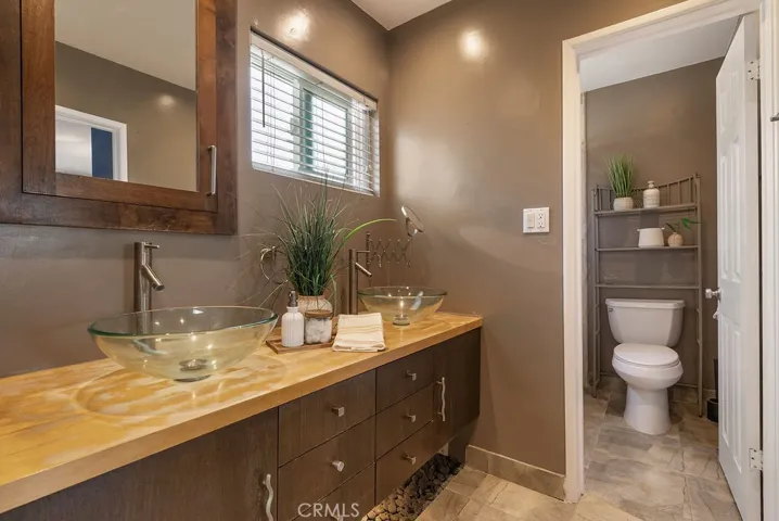 2516 Virginia, Santa Monica, California 90404