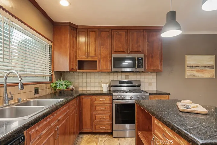 2516 Virginia, Santa Monica, California 90404