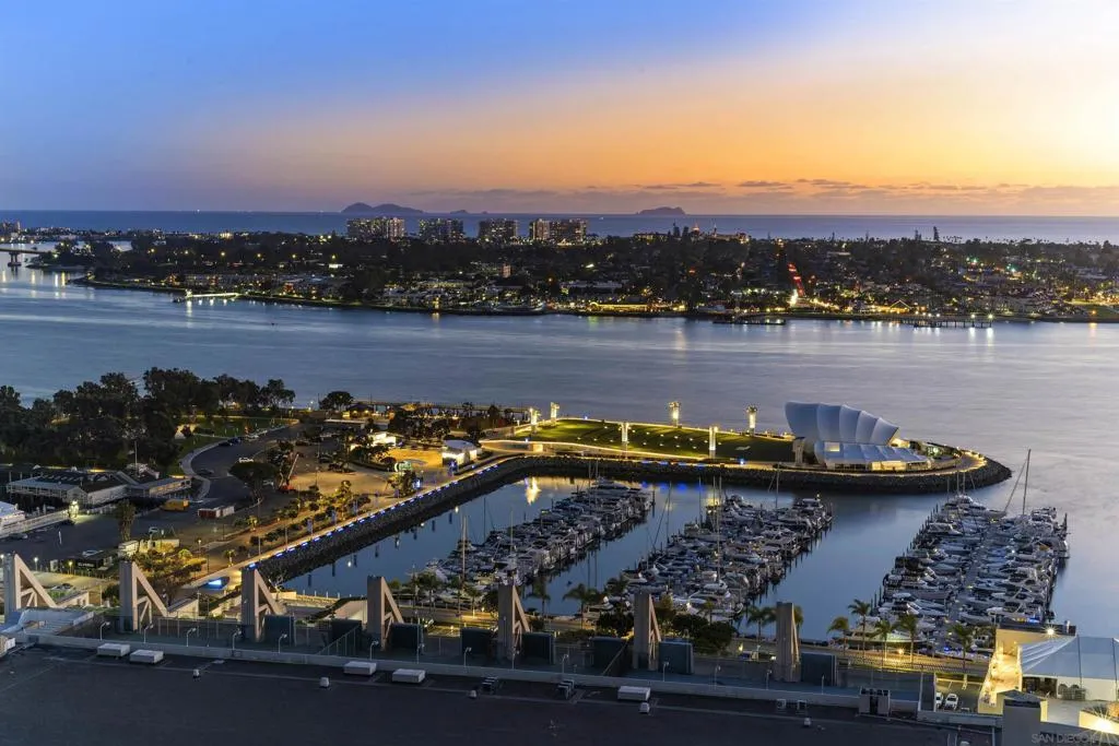 200 Harbor Dr