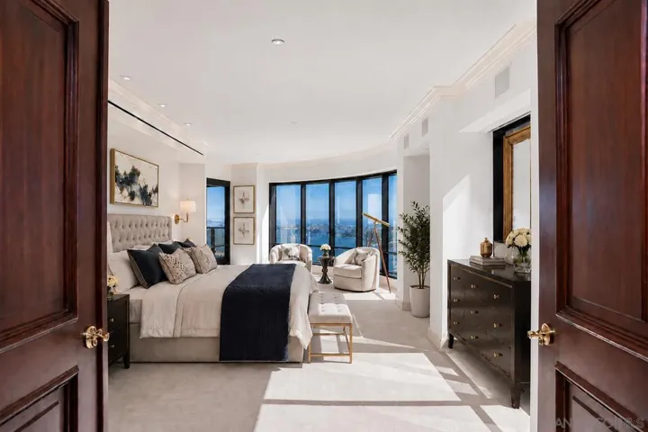 https://zimg.paragon.ice.com/ParagonImages/Property/PA/SDMLS/260017252/27/120/90/aa65ac2fc44b4bc4ab87fb1f336206ae/3/097f6a727c1c2ac2b3bff78f6bd4d114/260017252-0bb24675-93fe-4176-a4d3-d0eb3b08d7b1.JPG