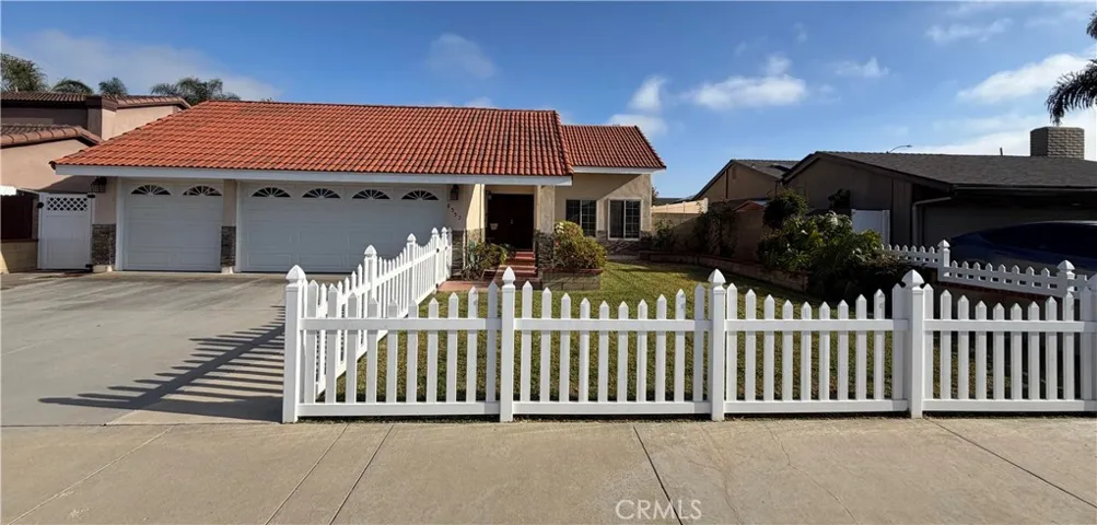 8552 Doremere, Huntington Beach, California 92646