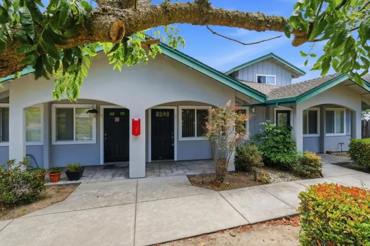 2220 Chanticleer Avenue, Santa Cruz, California 95062
