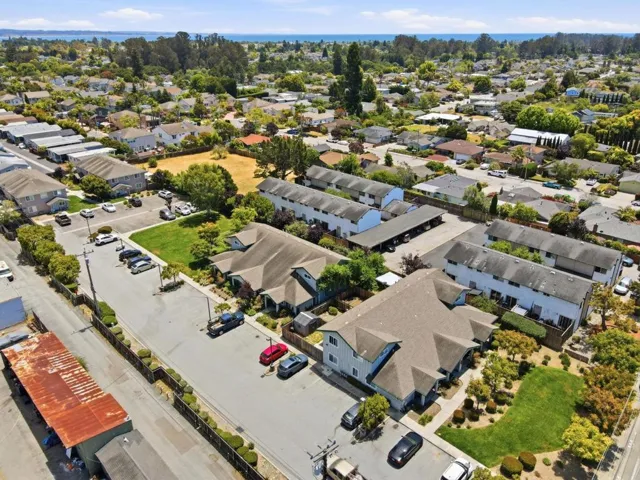 2220 Chanticleer Avenue, Santa Cruz, California 95062