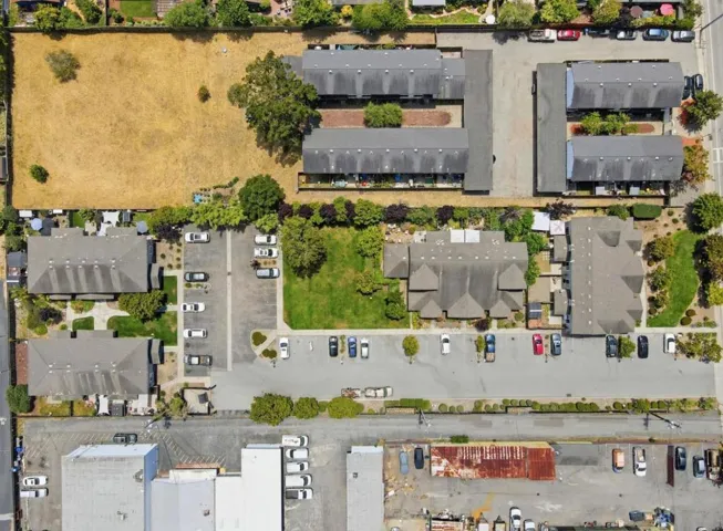2220 Chanticleer Avenue, Santa Cruz, California 95062