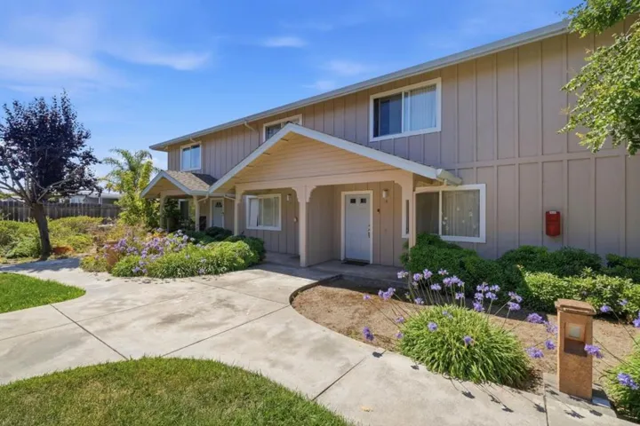 2220 Chanticleer Avenue, Santa Cruz, California 95062