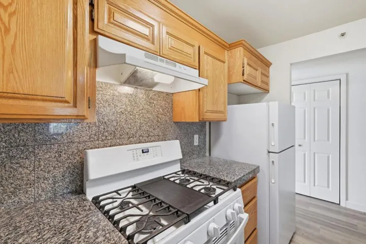 2220 Chanticleer Avenue, Santa Cruz, California 95062