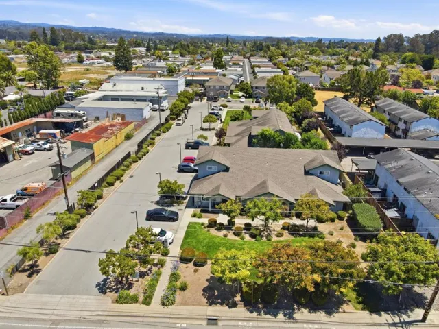 2220 Chanticleer Avenue, Santa Cruz, California 95062