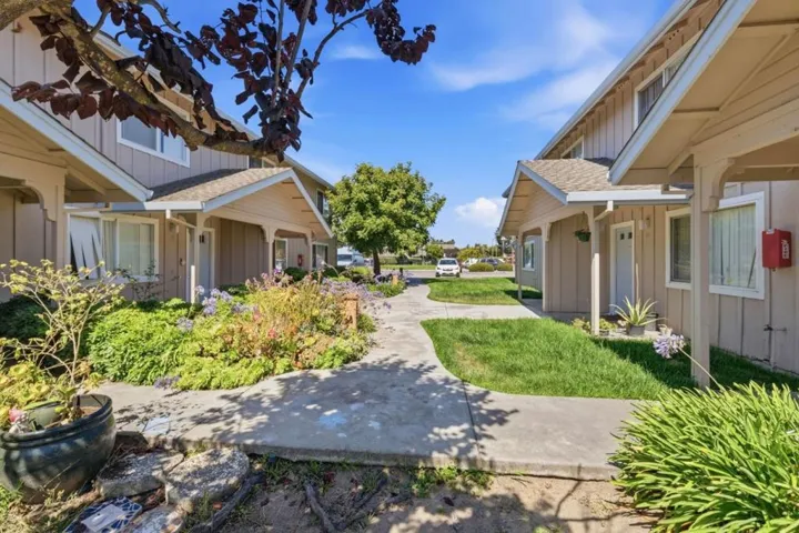 2220 Chanticleer Avenue, Santa Cruz, California 95062