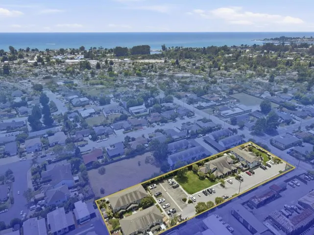 2220 Chanticleer Avenue, Santa Cruz, California 95062