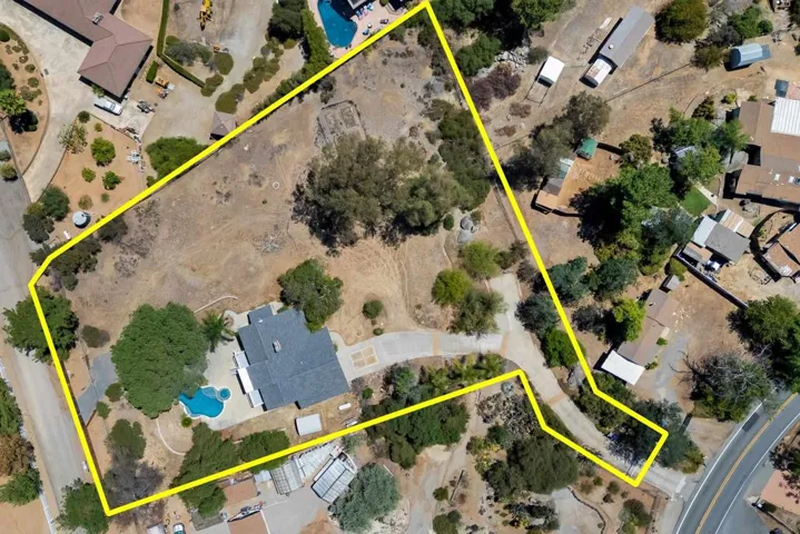 2827 N Victoria Drive, Alpine, California 91901