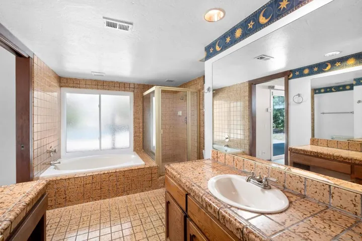 2827 N Victoria Drive, Alpine, California 91901