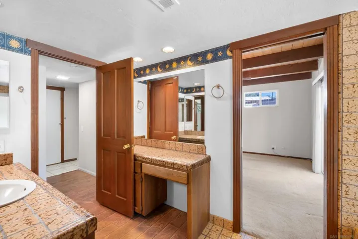 2827 N Victoria Drive, Alpine, California 91901