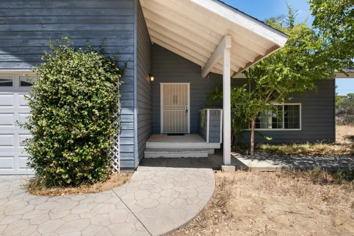 2827 N Victoria Drive, Alpine, California 91901