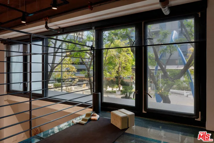 330 W 11th Street 104, Los Angeles, California 90015