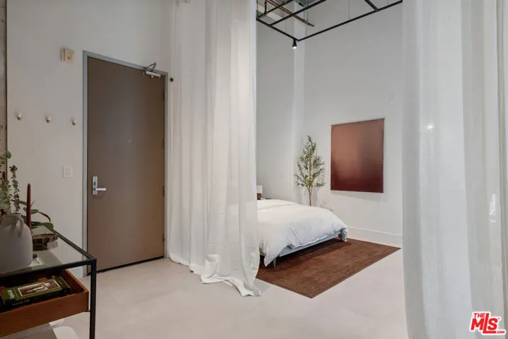 330 W 11th Street 104, Los Angeles, California 90015
