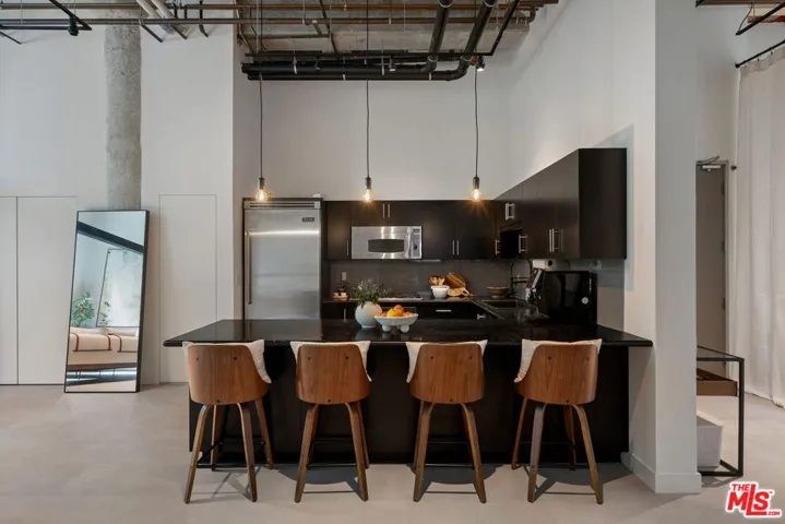 330 W 11th Street 104, Los Angeles, California 90015