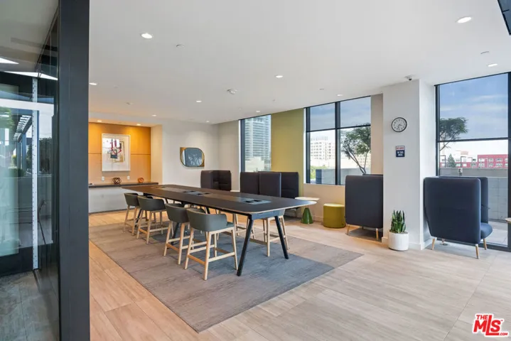 330 W 11th Street 104, Los Angeles, California 90015