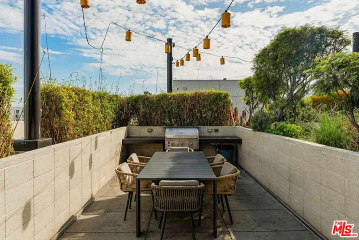 330 W 11th Street 104, Los Angeles, California 90015