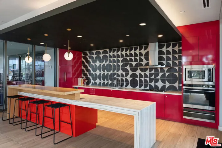 330 W 11th Street 104, Los Angeles, California 90015