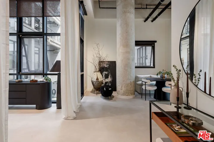 330 W 11th Street 104, Los Angeles, California 90015