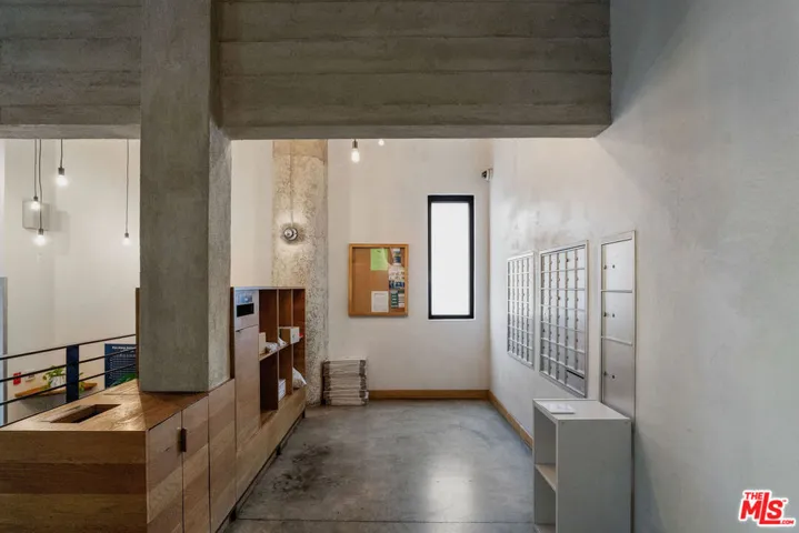 330 W 11th Street 104, Los Angeles, California 90015