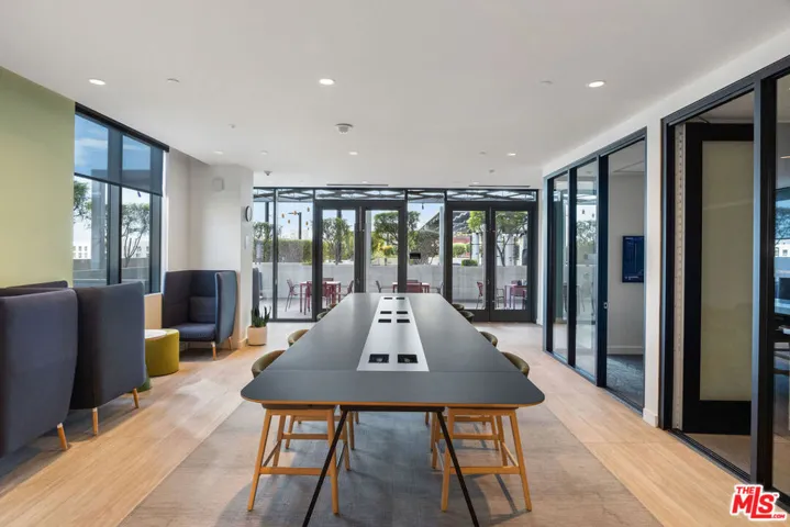 330 W 11th Street 104, Los Angeles, California 90015