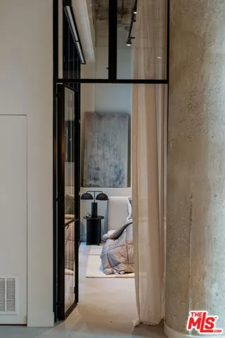 330 W 11th Street 104, Los Angeles, California 90015
