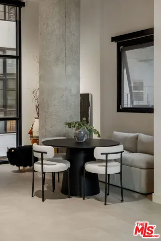 330 W 11th Street 104, Los Angeles, California 90015