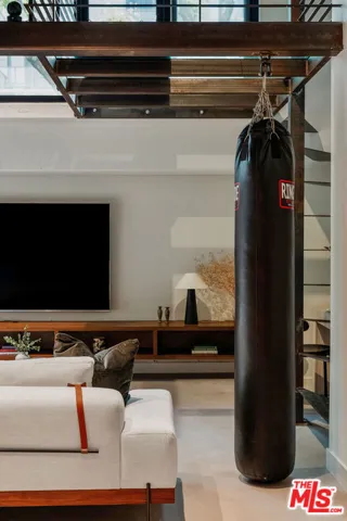 330 W 11th Street 104, Los Angeles, California 90015