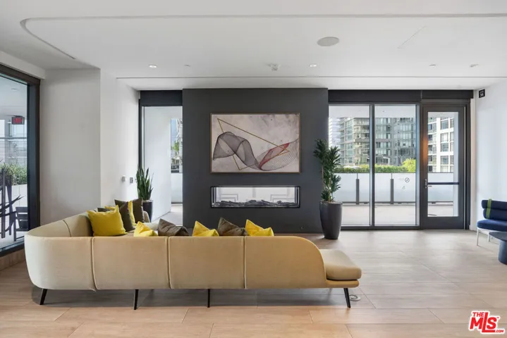 330 W 11th Street 104, Los Angeles, California 90015