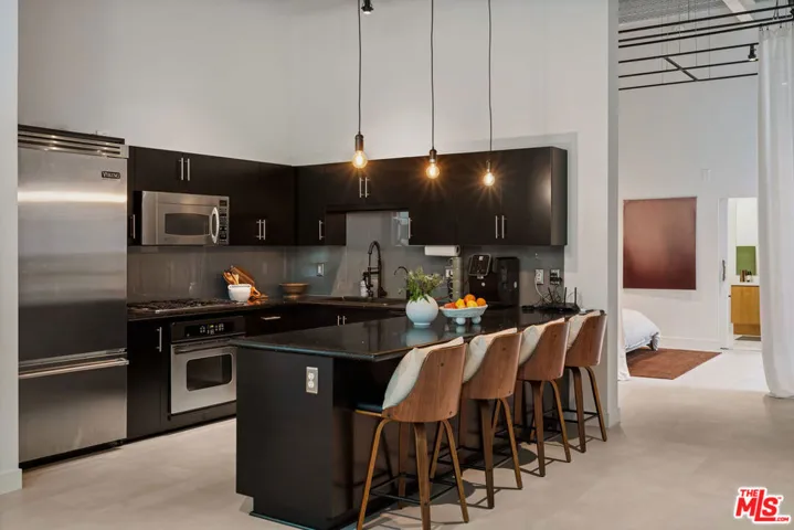 330 W 11th Street 104, Los Angeles, California 90015