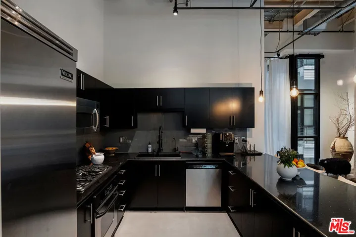 330 W 11th Street 104, Los Angeles, California 90015