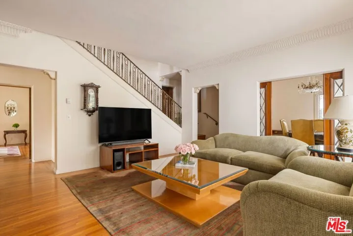 191 S Hudson Avenue, Los Angeles, California 90004