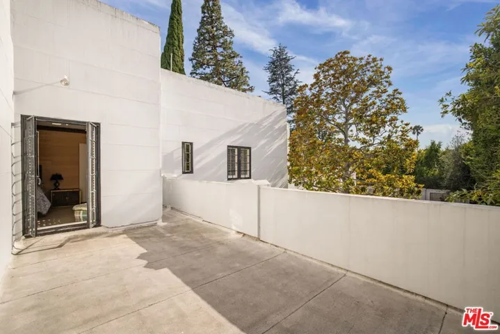 191 S Hudson Avenue, Los Angeles, California 90004