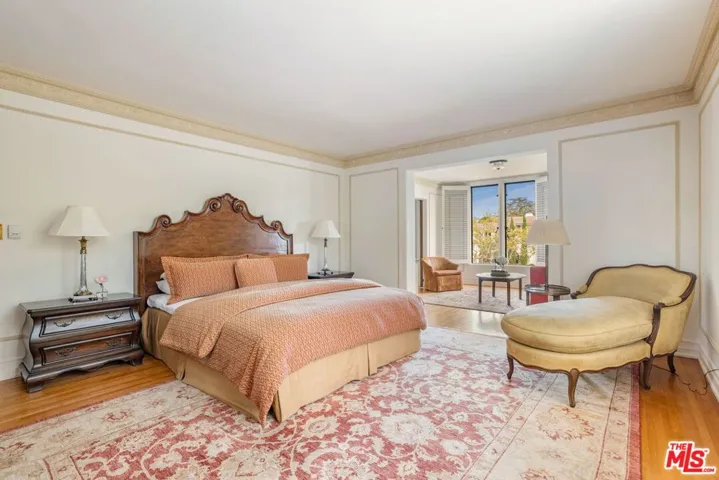 191 S Hudson Avenue, Los Angeles, California 90004