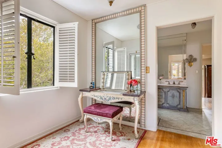 191 S Hudson Avenue, Los Angeles, California 90004