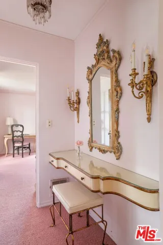 191 S Hudson Avenue, Los Angeles, California 90004