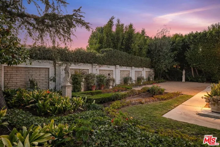 191 S Hudson Avenue, Los Angeles, California 90004