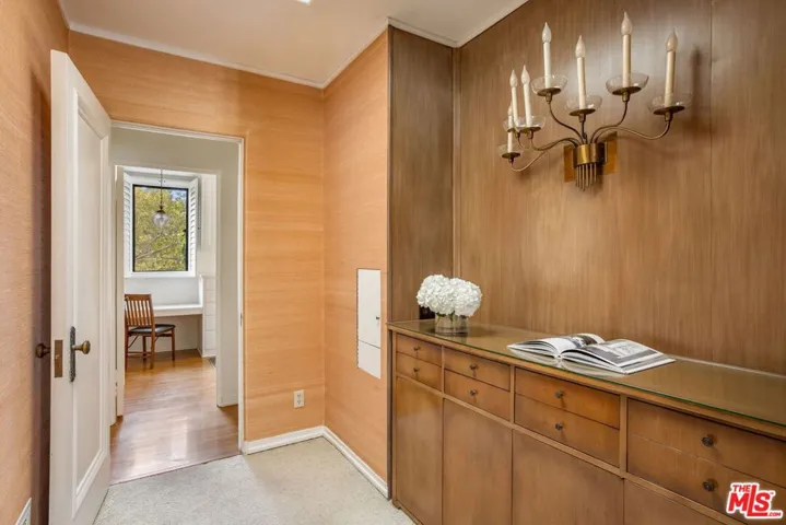 191 S Hudson Avenue, Los Angeles, California 90004