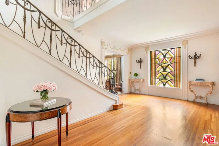 191 S Hudson Avenue, Los Angeles, California 90004